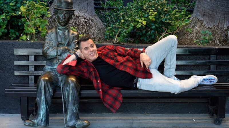 Steve-O prévoit de se faire poser des prothèses mammaires pour des caméras cachées hilarantes