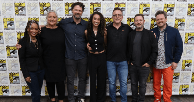 mark evitts and the fan favorites panelists and moderator