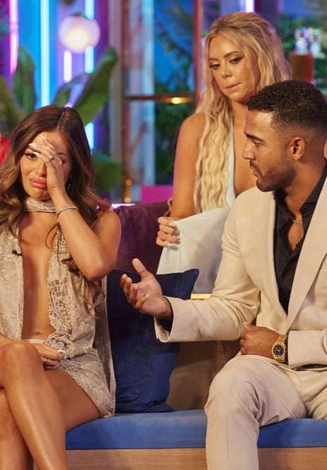 It's an emotional reunion for Nicole Jacky and Kendall Washington on the Love Island Season 6 reunion.