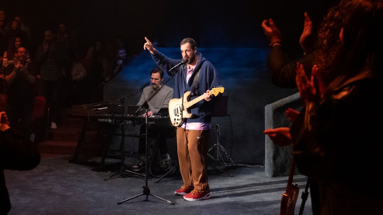 Adam Sandler dévoile son nouveau spectacle comique sur Netflix après six ans d’attente