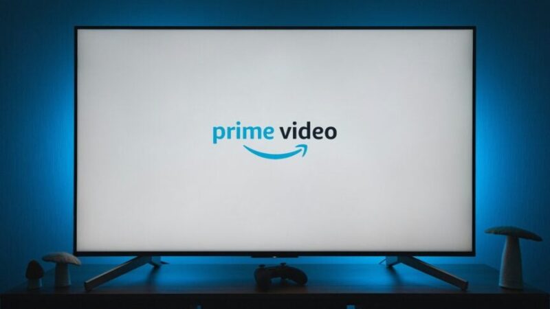 Amazon Prime Video prévoit significativement moins de publicités: révolution dans le streaming TV.