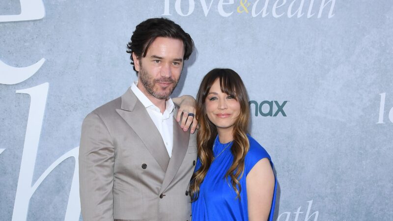 Kaley Cuoco annonce ses fiançailles avec Tom Pelphrey après deux ans de romance