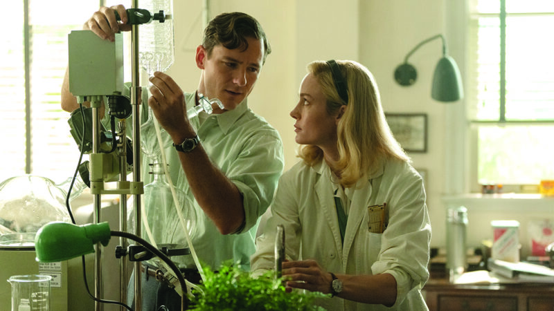 Les secrets de la création de Lessons in Chemistry révélés par le showrunner Lee Eisenberg