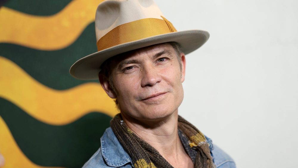 Timothy Olyphant rejoint la comédie golfique avec Owen Wilson sur Apple TV+