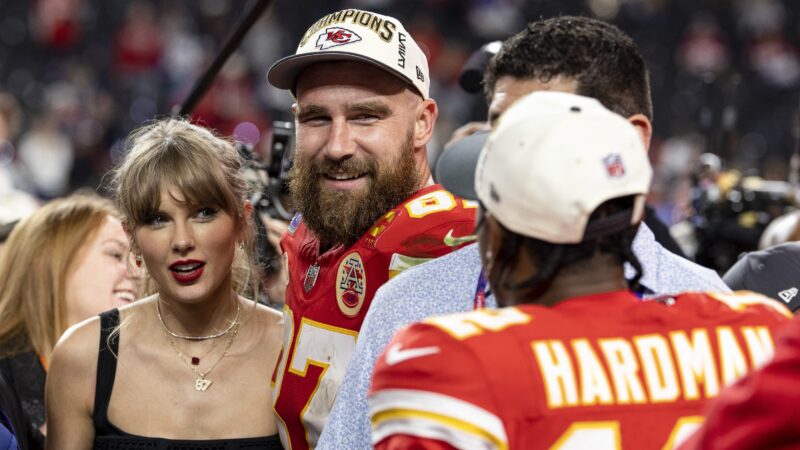 Travis Kelce évoque le phénomène Taylor Swift dans une rencontre avec des fans