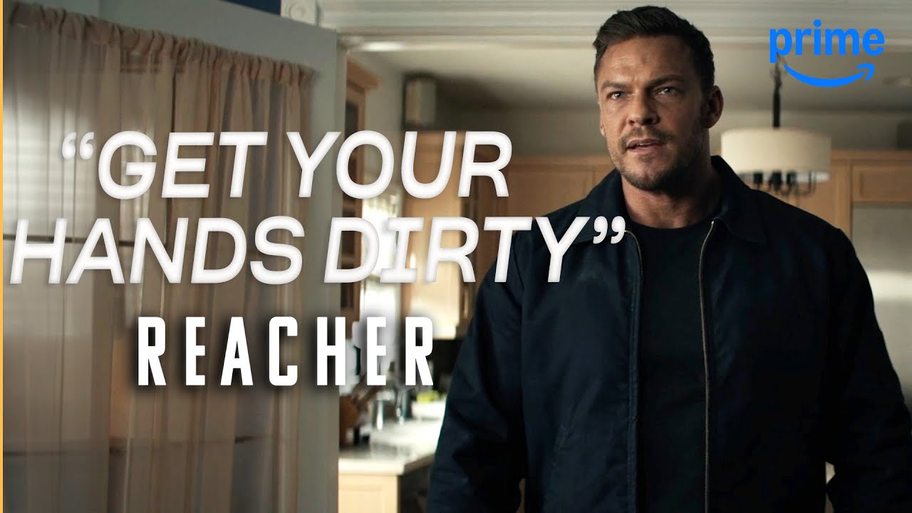 Reacher interroge un policier dans la saison 2 sur Prime Video