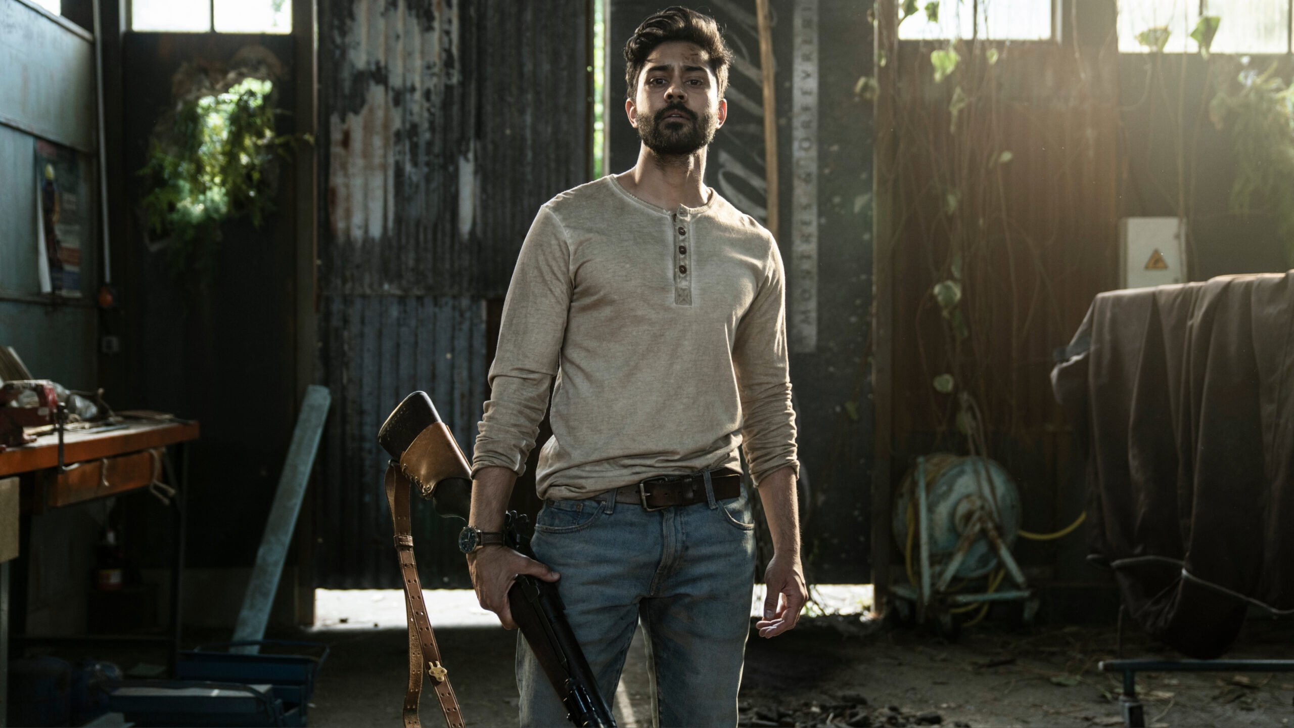 Daryl Dixon : Manish Dayal évoque le voyage d’Ash et sa dynamique avec Carol