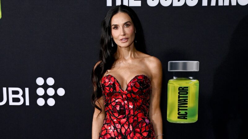 Demi Moore de retour au cinéma dans “The Substance”, une première marquante à Toronto