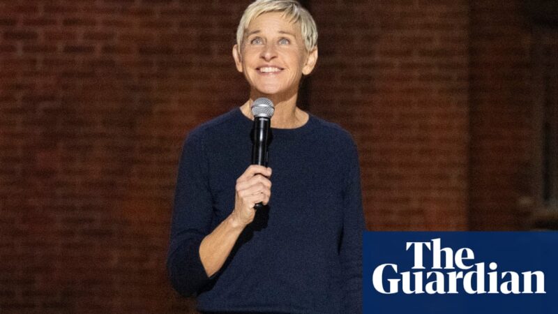 Ellen DeGeneres fait son retour sur scène sans excuses ni humour