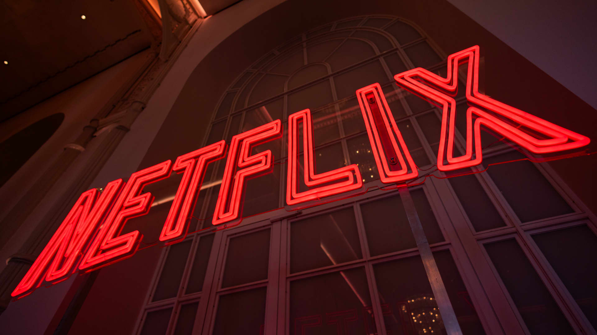 JPMorgan prédit un avenir publicitaire prometteur pour Netflix avec une action à 750 $
