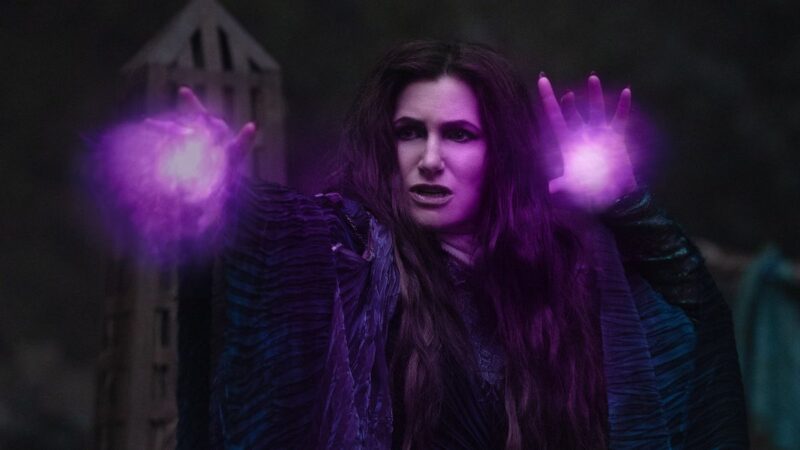 Kathryn Hahn, première à dire ‘Eat My A–‘ sur Disney+ : un moment marquant pour les fans de Marvel