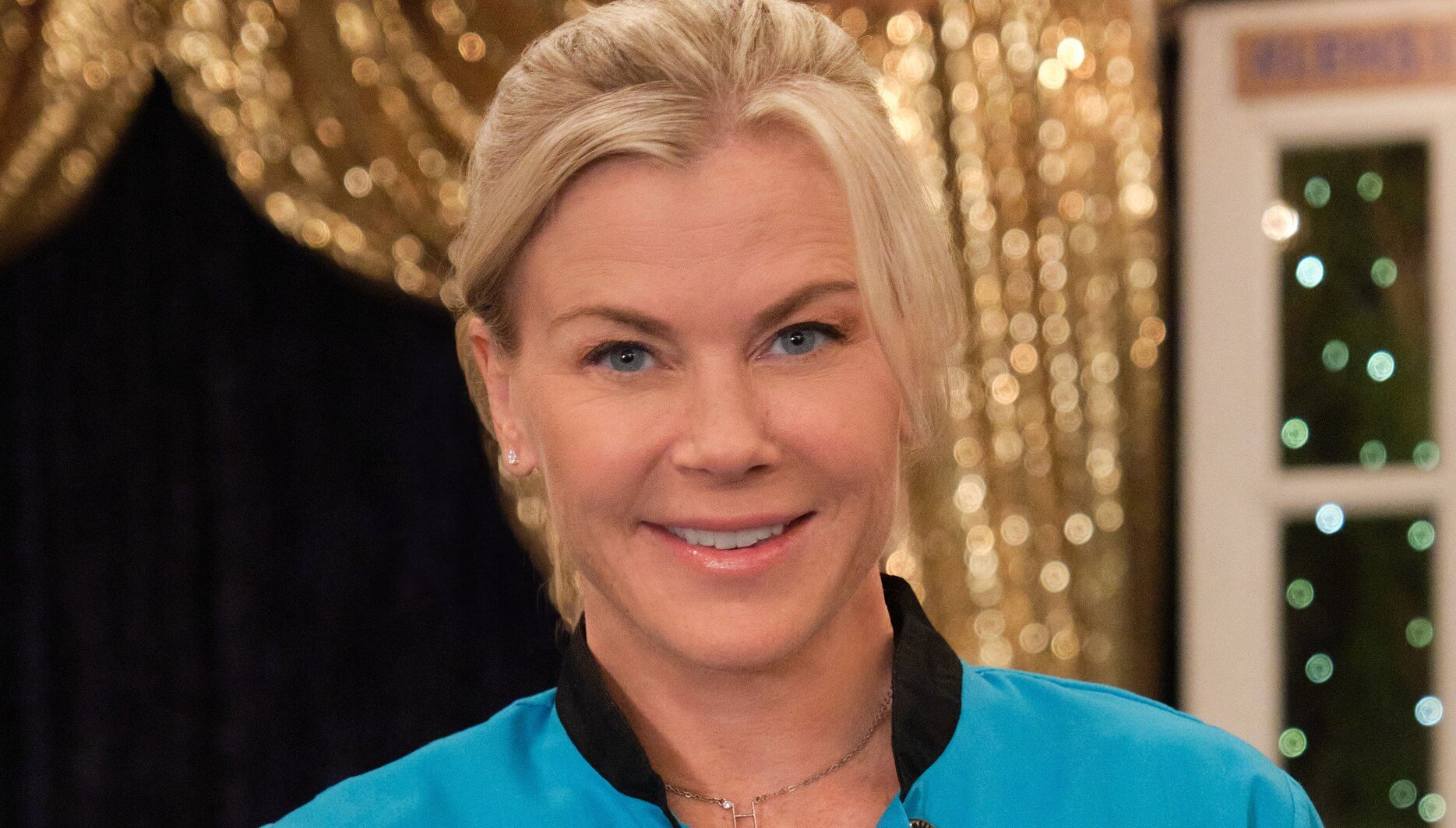 Alison Sweeney évoque A Sprinkle of Deceit et la disparition de Drake Hogestyn