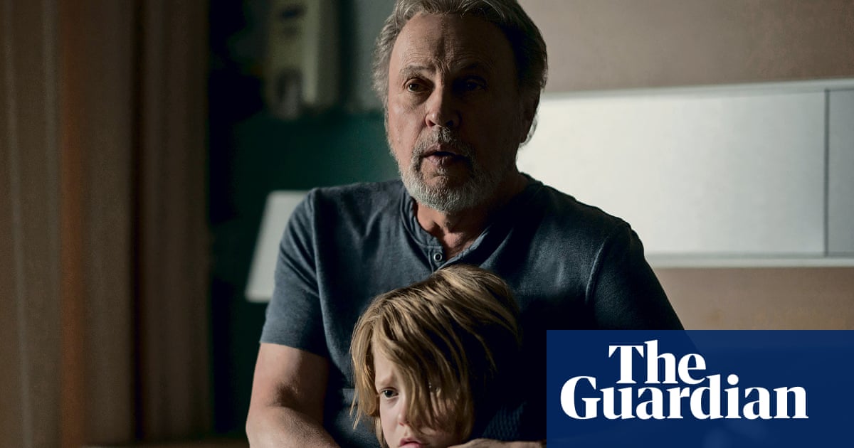 Billy Crystal présente un drame troublant avec un enfant mystérieux