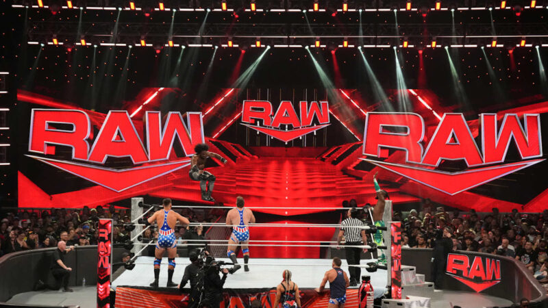 Fuite du nouveau logo WWE Raw sur des figurines : des photos virales