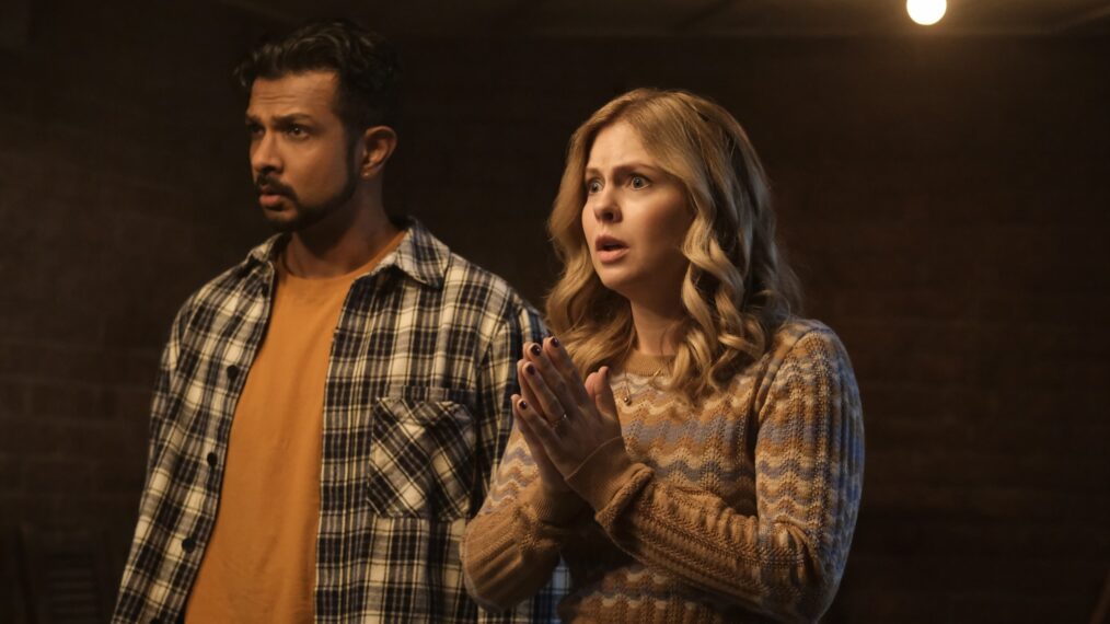 Ghosts : Sakina Jaffrey et Bernard White incarnent les parents de Jay pour un épisode spécial Noël