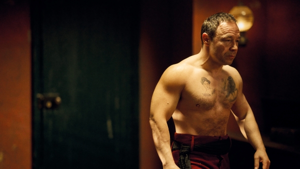 Hulu annonce une série dramatique illégale sur la boxe par Steven Knight
