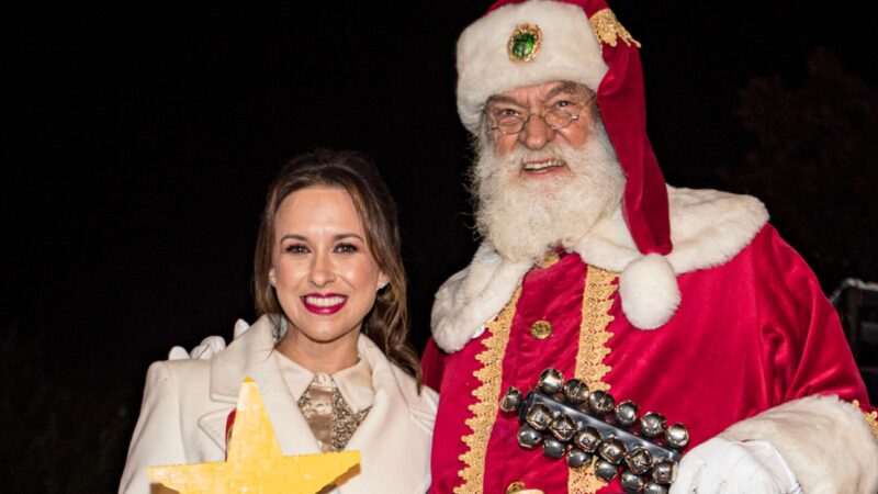 Lacey Chabert succombe au charme d’un bonhomme de neige dans un film Netflix