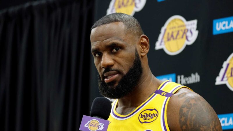 LeBron James critique la restriction de temps de jeu des Lakers dans un documentaire Netflix