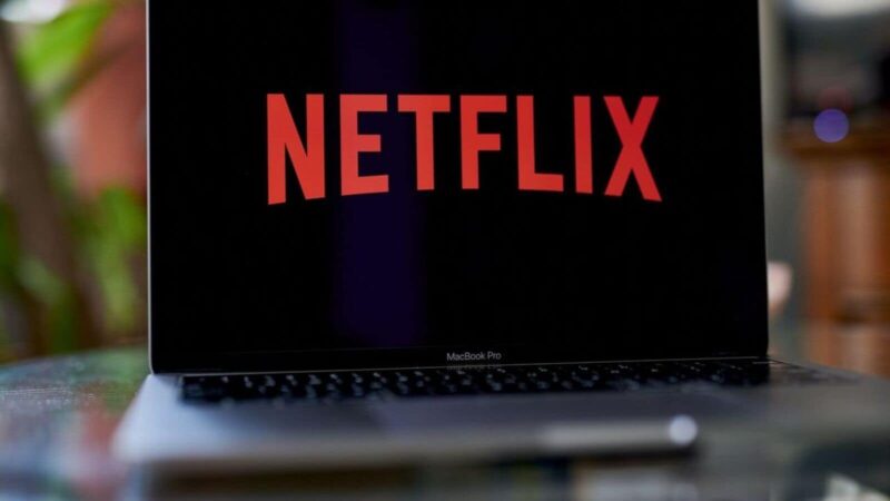 Netflix ajuste sa culture d’entreprise : Ted Sarandos soutient le changement