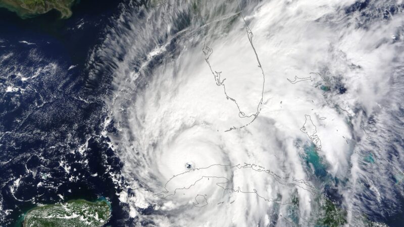 Risques de la tempête Nadine après le passage de l’ouragan Milton en Floride