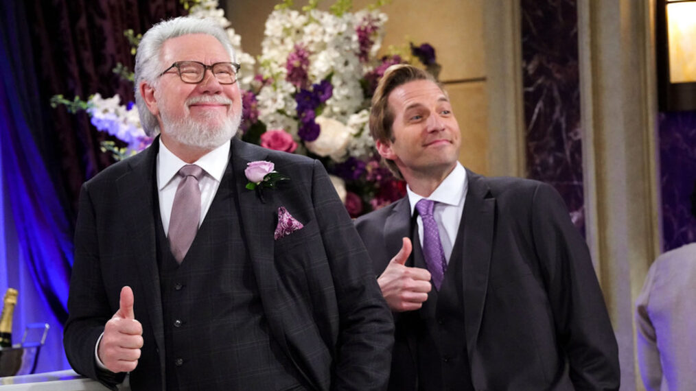Dan face au suspense de la paternité : les révélations de John Larroquette