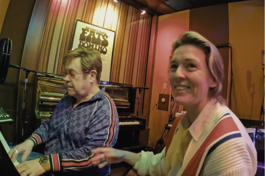 Découvrez ‘Never Too Late’ dans le documentaire sur Elton John sur Disney+ le 13 décembre