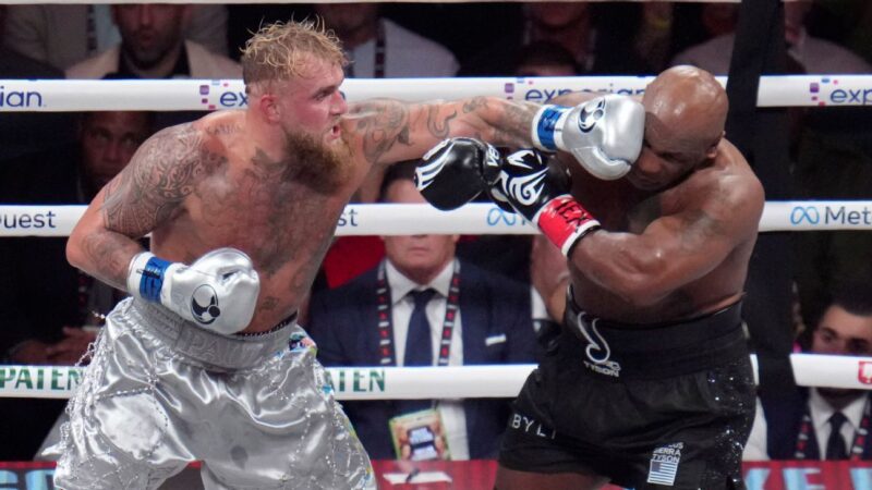 Jake Paul bat Mike Tyson par décision unanime