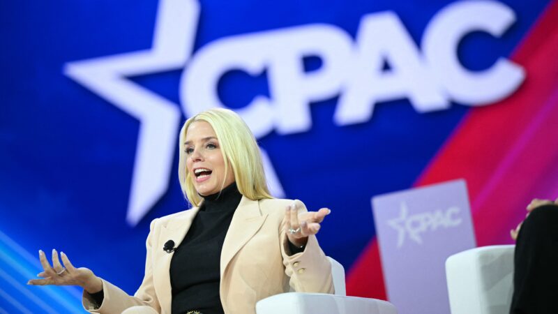 Pam Bondi remplace Matt Gaetz comme procureure générale des États-Unis et suscite des interrogations sur sa vie personnelle