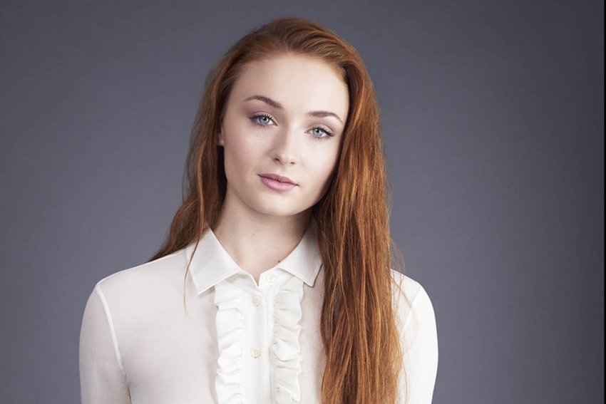Sophie Turner envisagée pour le rôle de Lara Croft dans la série Prime Video