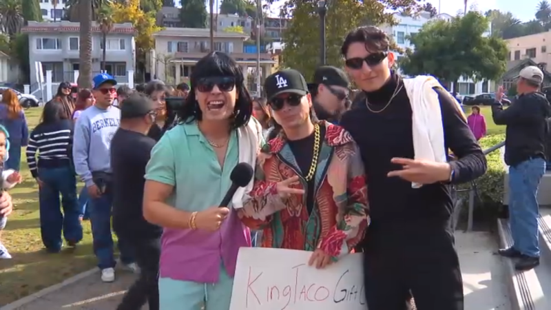 Un concours de sosies de Peso Pluma attire des milliers de fans à Los Angeles