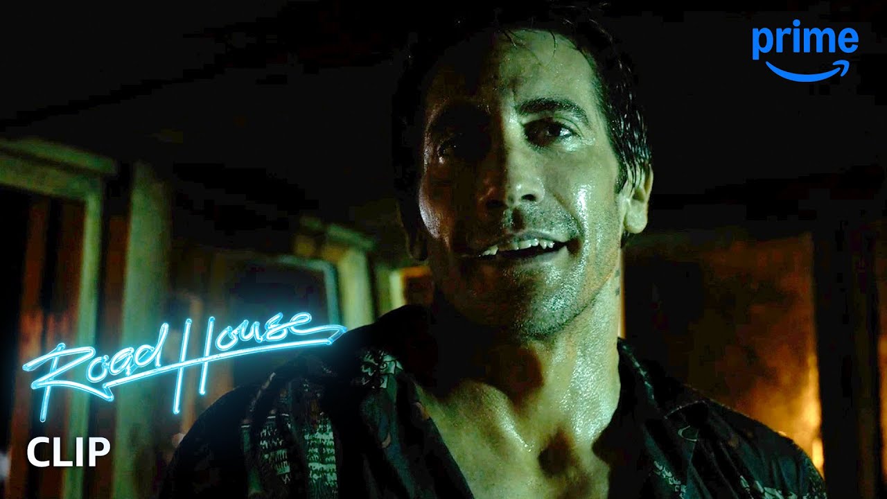 Dalton nourrit un alligator | Road House | Prime Video : découvrez la scène !