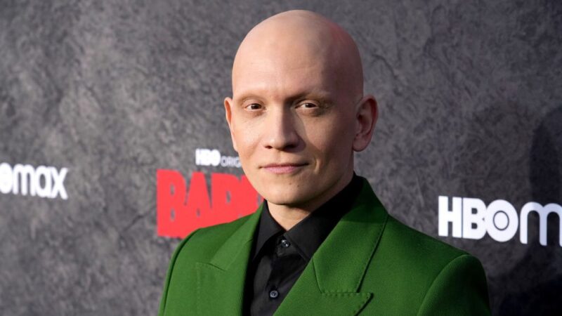 Anthony Carrigan rejoint le casting du film Superman 2025 dans le rôle de Metamorpho