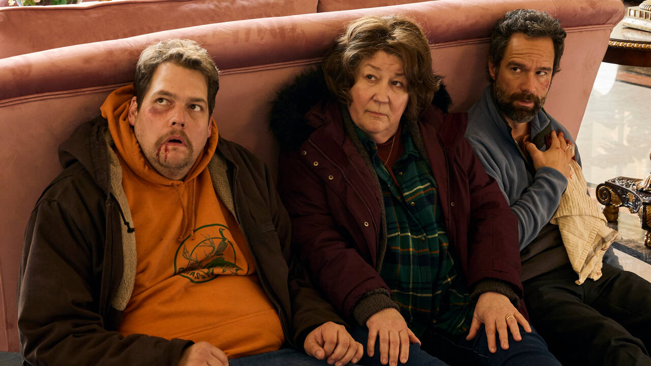 Critique de ‘The Sticky’ : une série Prime Video sur le vol de sirop d’érable