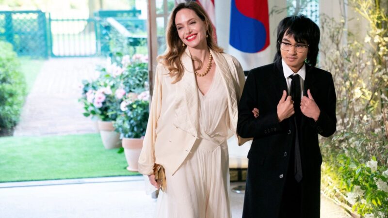 Maddox, le fils d’Angelina Jolie, devient pilote : un rêve en vol