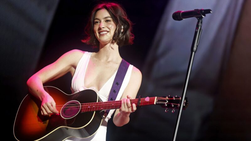 Paul Mescal en couple avec la chanteuse Gracie Abrams : découvrez leur romance