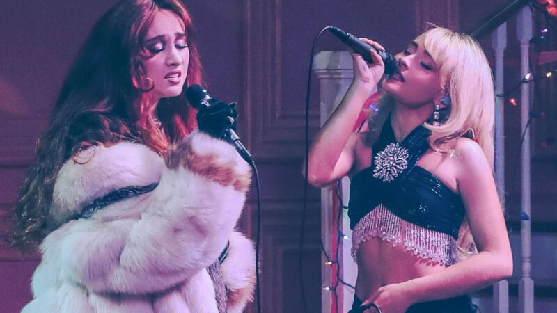 Sabrina Carpenter et Chappell Roan interprètent ‘Last Christmas’ dans un spécial Netflix