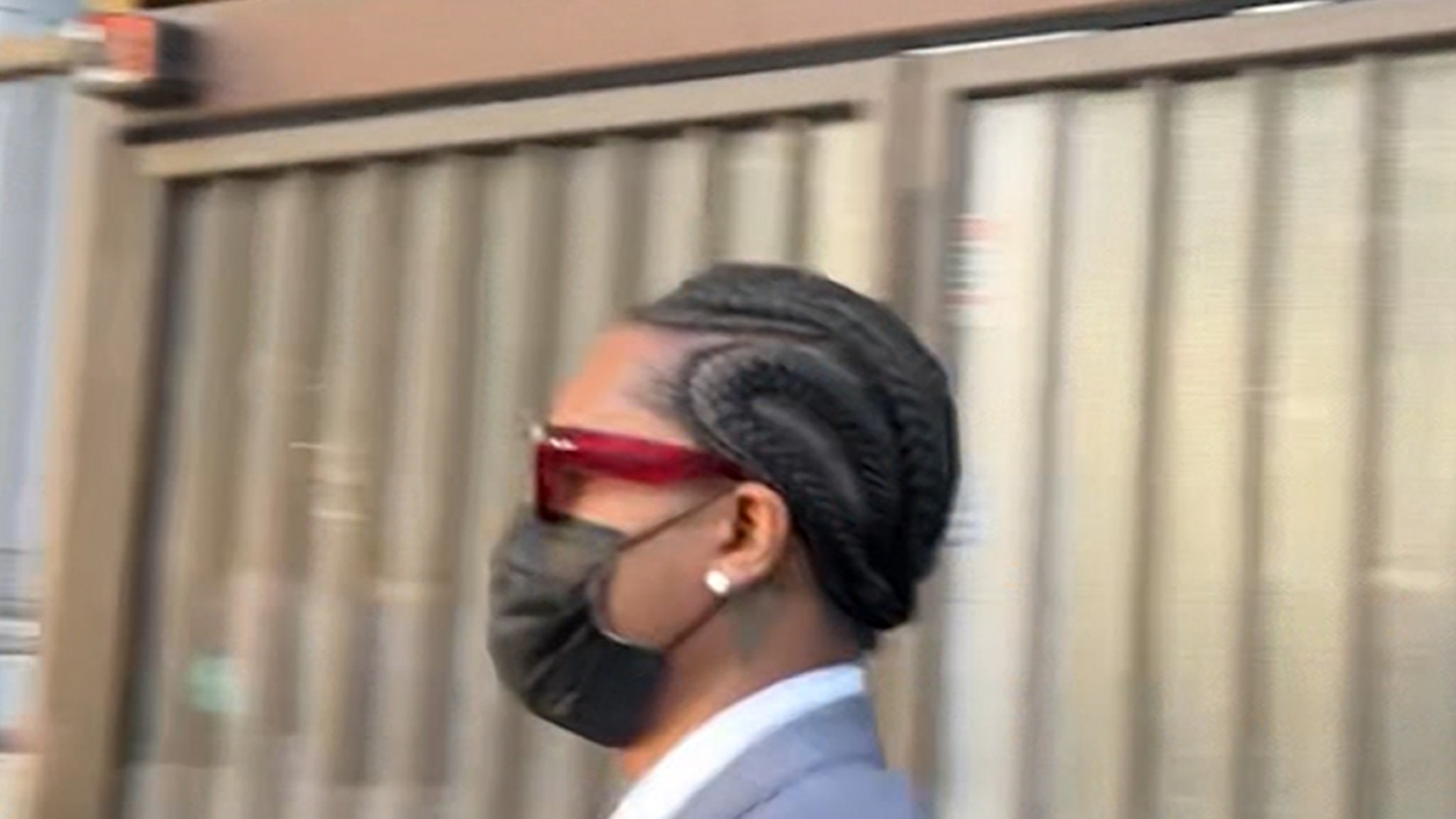 A$AP Rocky en procès pour une affaire d’arme : il reste positif malgré les enjeux