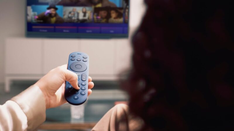 Clients de Sky en colère après la réduction de l’application de streaming qui impose des publicités