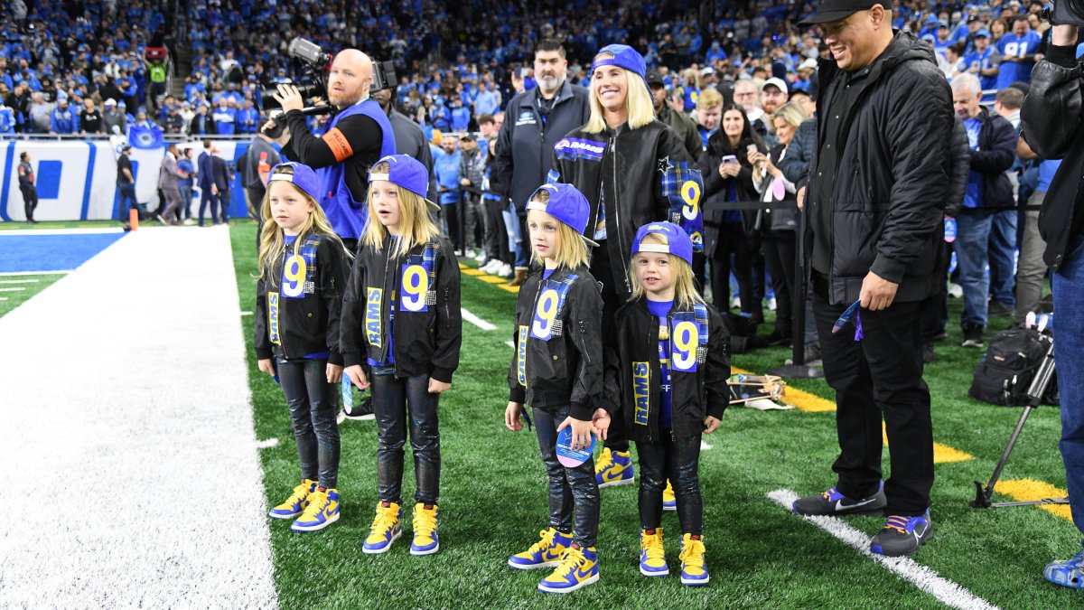 Kelly Stafford emporte ses filles à Waffle House après leur hospitalisation