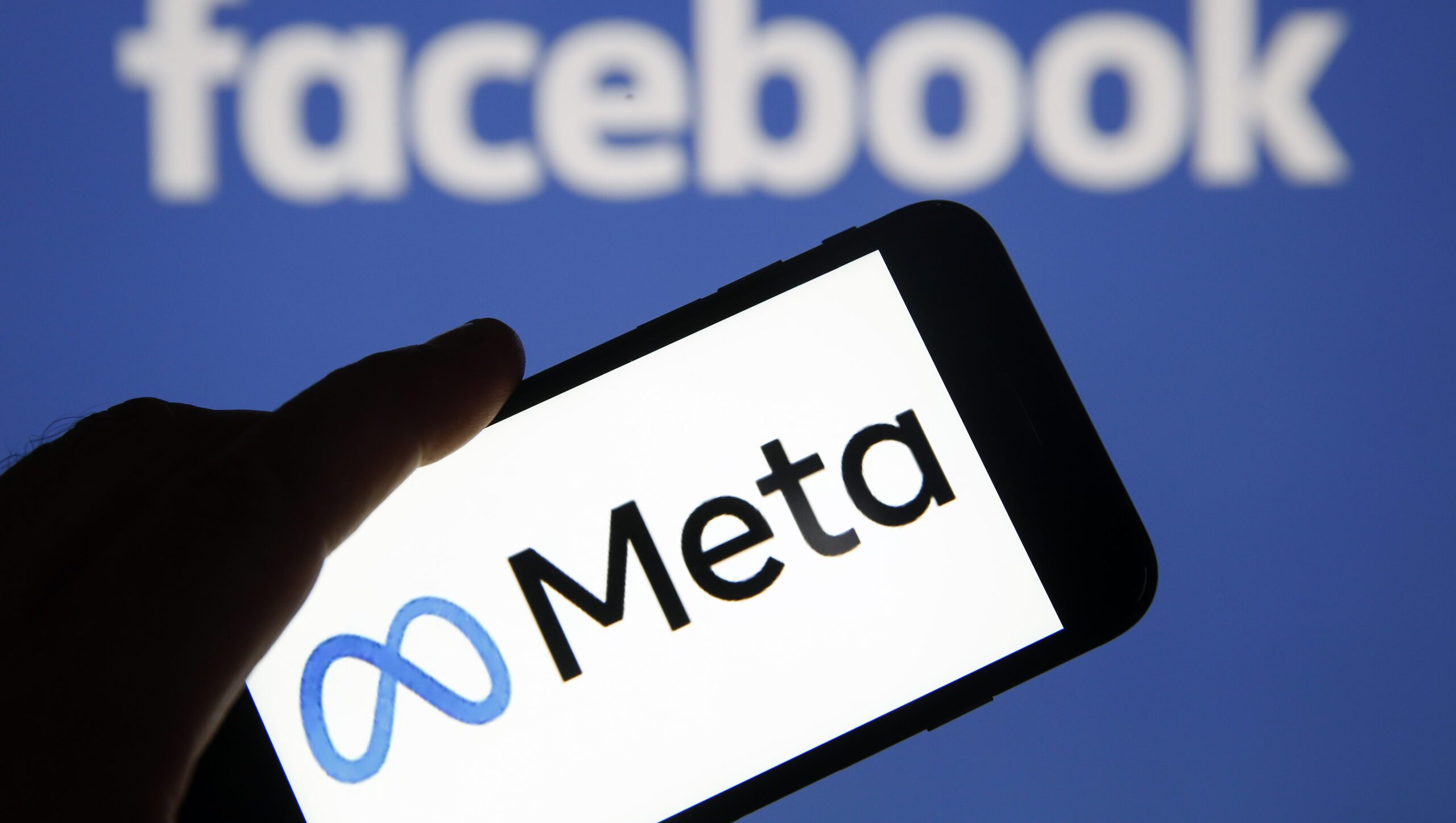 Meta supprime le fact-checking et remplace par des notes communautaires sur Facebook
