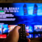 Should You Buy Netflix Right Now While It's Below $1,000?