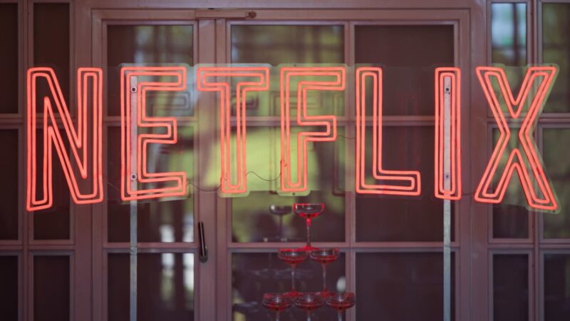 Netflix augmente ses prix pour les forfaits standard et avec publicité