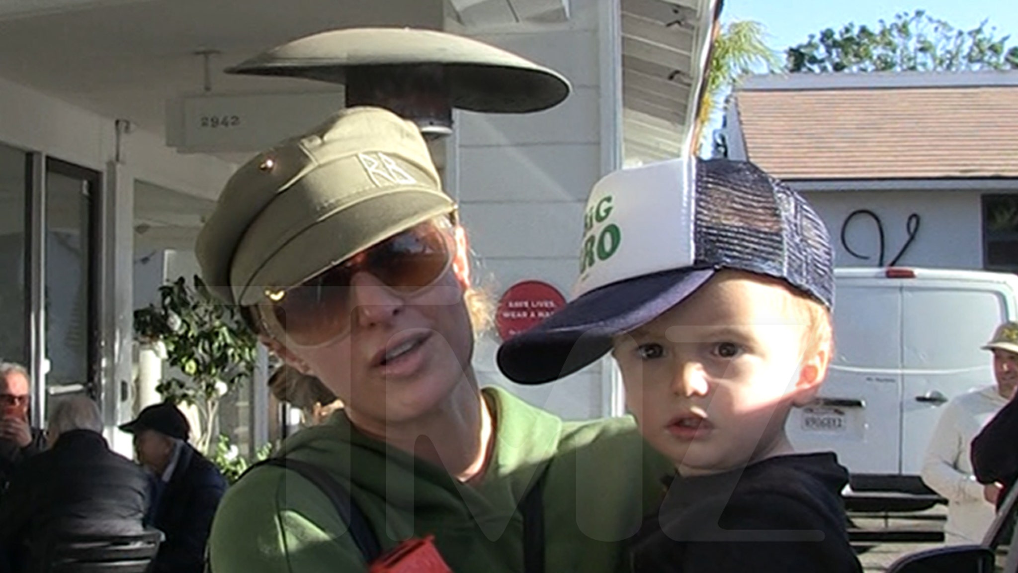 Paris Hilton soutient les victimes des incendies de Los Angeles, son fils veut devenir pompier