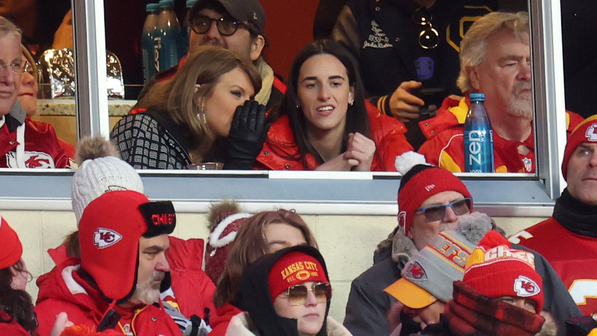 Taylor Swift encourage Travis Kelce lors de la victoire des Chiefs en NFL
