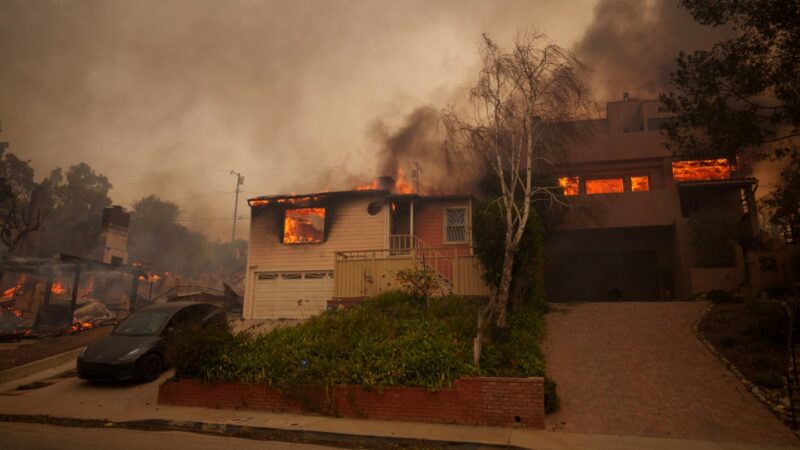 Warner Bros, Amazon, Netflix et Comcast soutiennent les efforts de secours aux incendies de L.A.