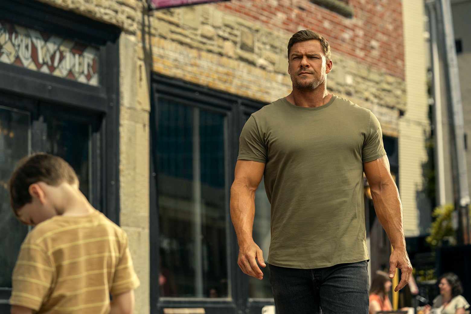 Alan Ritchson critique Trump, enjeux pour la série Jack Reacher