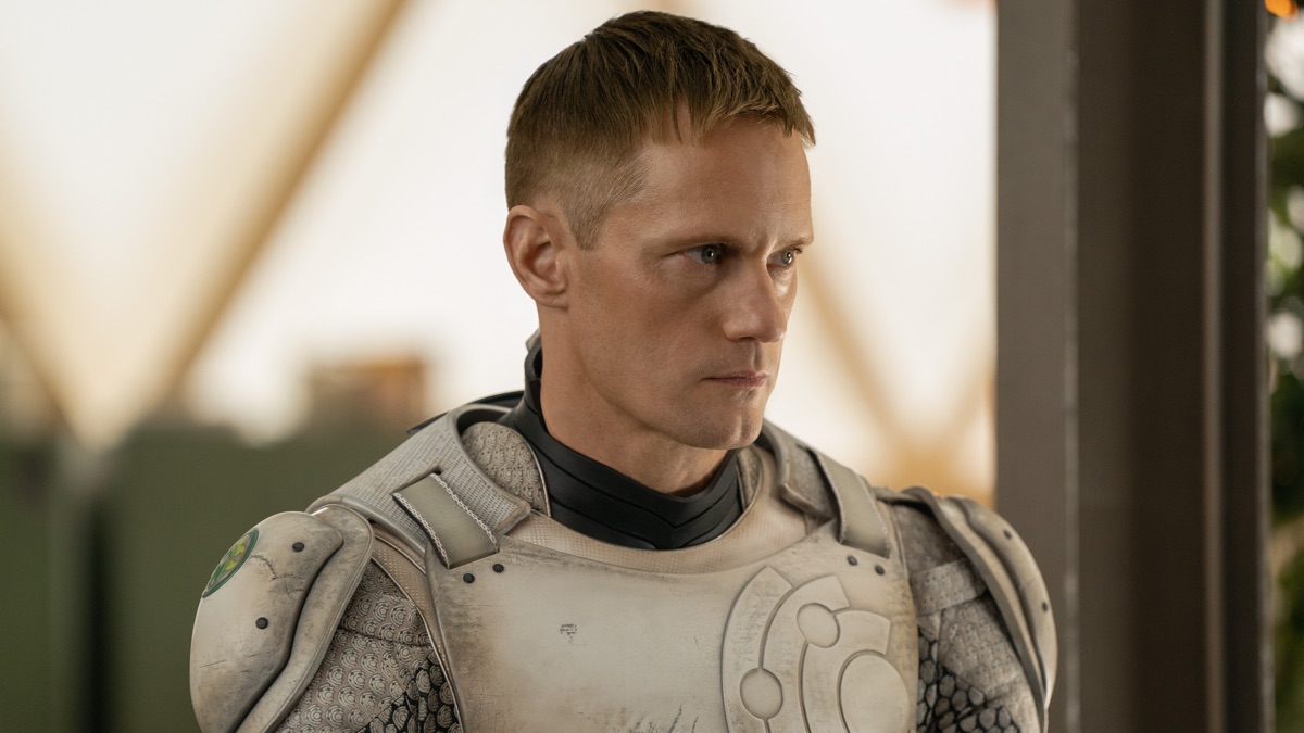 Apple TV+ annonce la date de lancement de Murderbot avec Alexander Skarsgård
