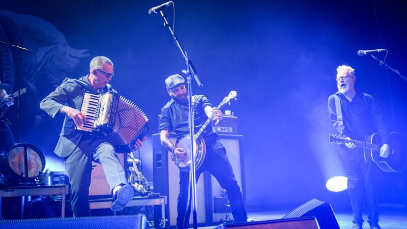 Flogging Molly annule sa tournée 2025 en raison de problèmes de santé de Dave King