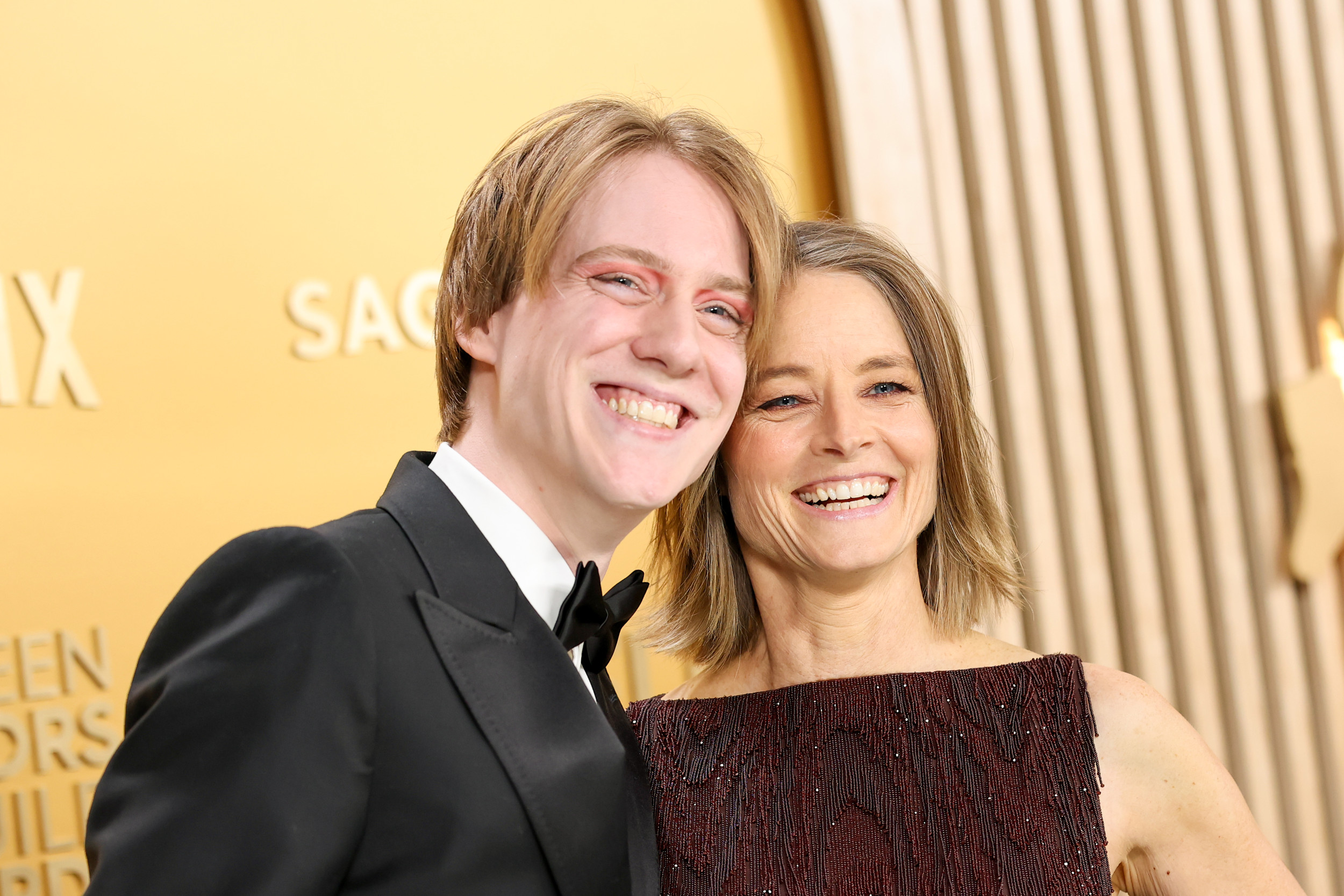 Jodie Foster rayonne aux SAG Awards avec son fils Charlie Bernard