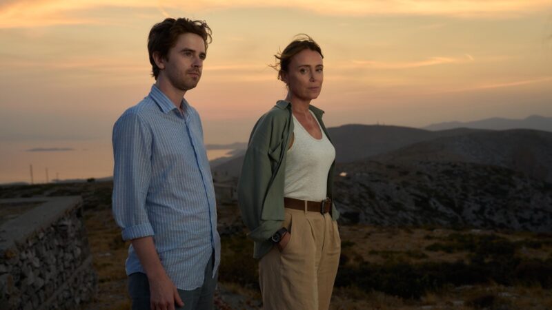 Keeley Hawes et Freddie Highmore dans The Assassin sur Prime Video